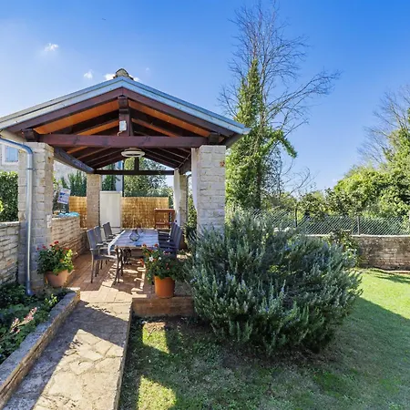 Casa vacanze Mauro By Interhome *